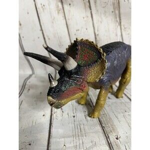Vintage Carnage Resaurus Triceratops Figure 1999 Dinosaur